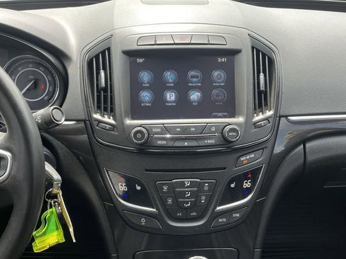 Used 2017 Buick Regal Sport Touring FWD image 13