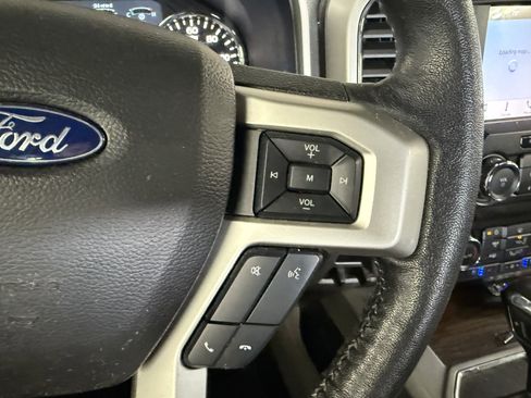 Used 2019 Ford F150 Lariat image 18