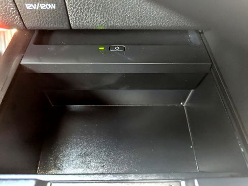 Used 2022 Toyota Camry XSE image 27