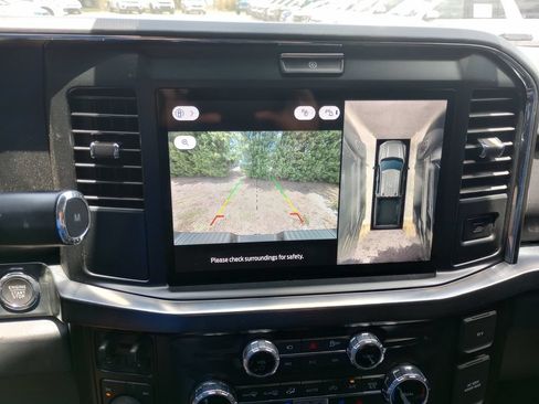 Certified 2025 Ford F250 Lariat w/ Black Appearance Package AWD/4WD image 18