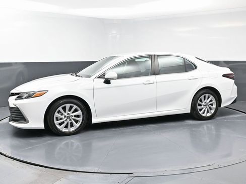 Used 2023 Toyota Camry LE image 6