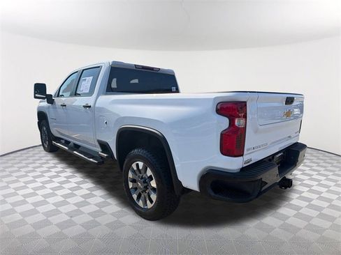 Used 2024 Chevrolet Silverado 2500 Custom w/ Custom Value Package image 7