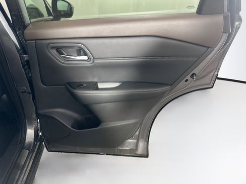 Used 2023 Nissan Rogue SL FWD image 31