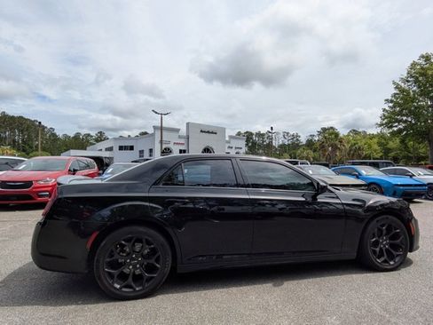 Used 2020 Chrysler 300 S RWD image 4