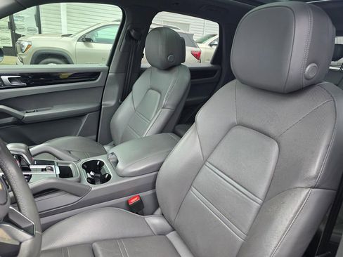Used 2022 Porsche Cayenne E-Hybrid image 22