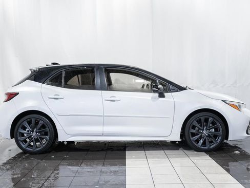 Used 2023 Toyota Corolla XSE image 3