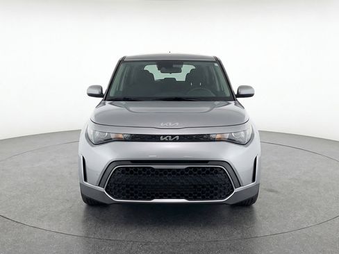 Used 2025 Kia Soul LX w/ LX Technology Package FWD image 2
