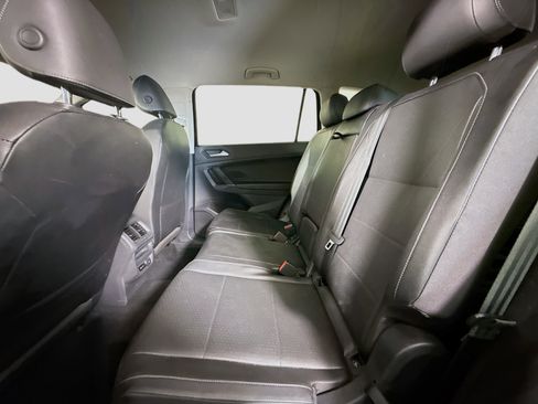 Used 2020 Volkswagen Tiguan SE FWD image 25