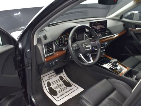 Used 2022 Audi Q5 e Prestige w/ Prestige Package image 9