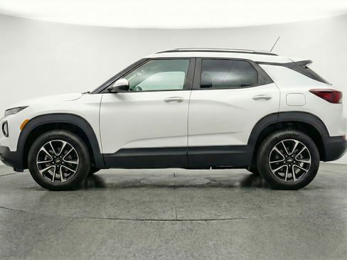 Used 2025 Chevrolet TrailBlazer LT image 5