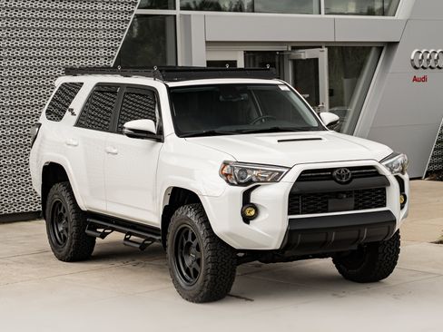 Used 2023 Toyota 4Runner TRD Off-Road Premium w/ Off Road Premium Plus Package AWD/4WD image 2