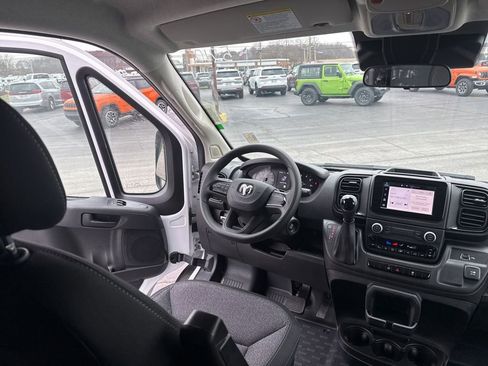Used 2024 RAM ProMaster 2500 image 35