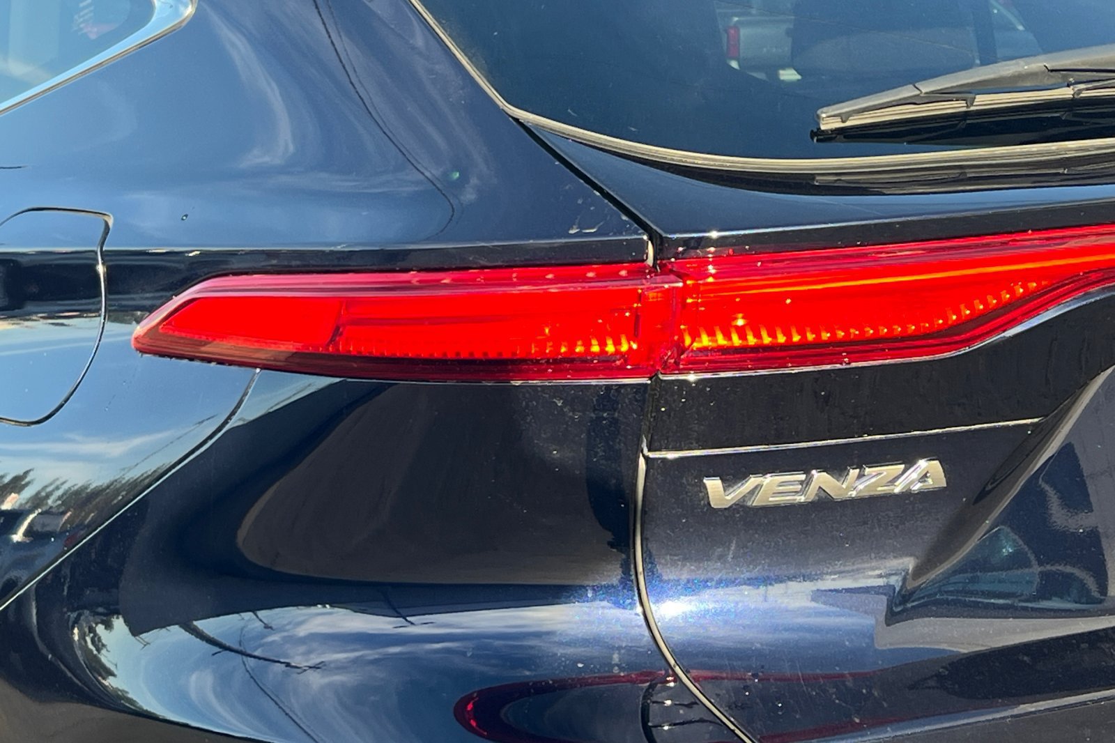 Certified 2024 Toyota Venza LE AWD/4WD image 27