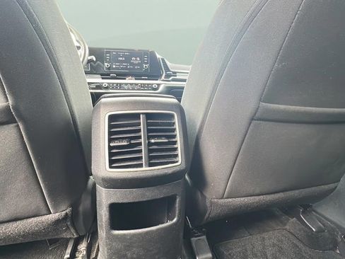 Used 2023 Kia Sportage LX image 32