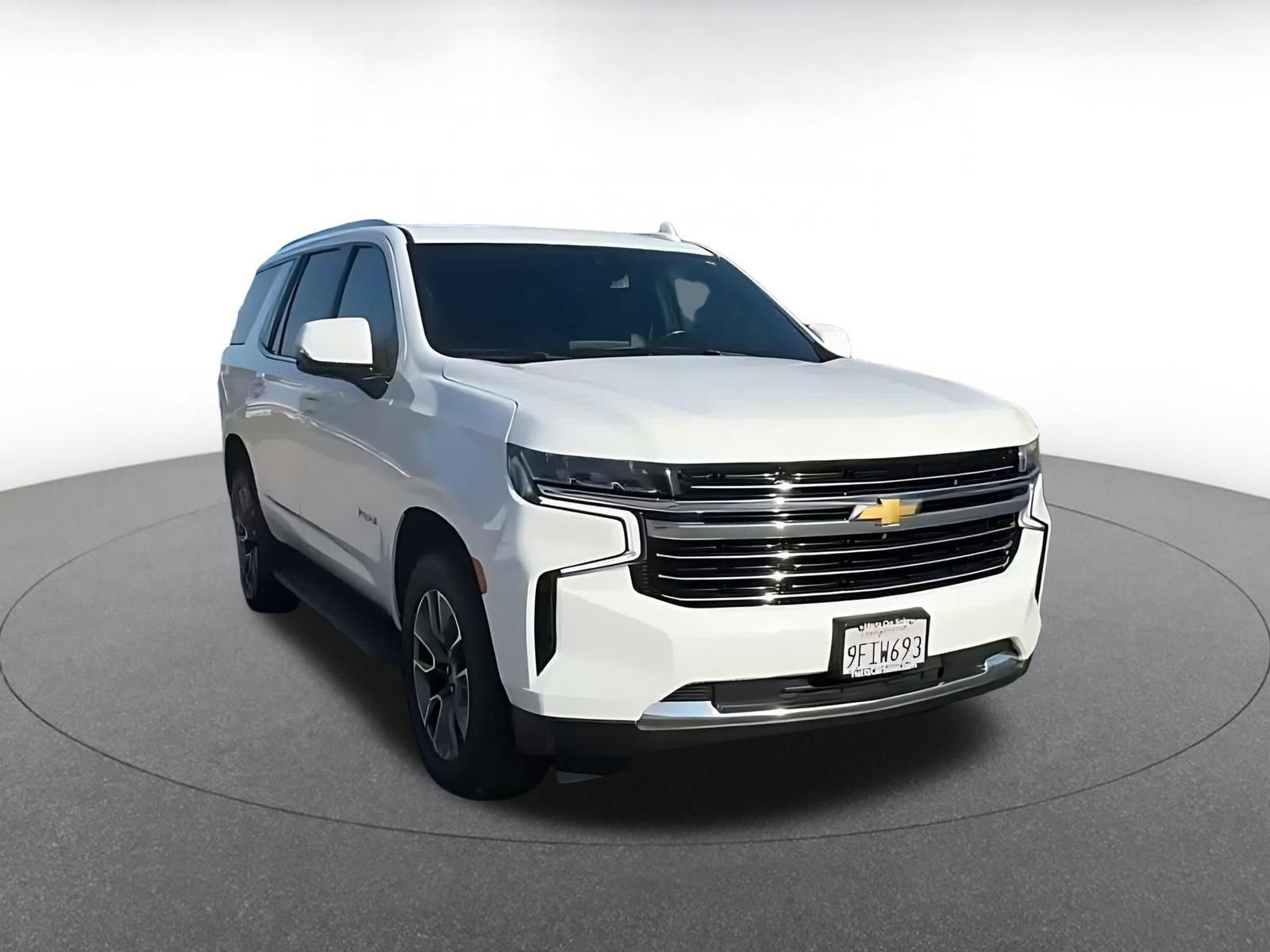 Used 2023 Chevrolet Tahoe LT w/ Luxury Package RWD image 3