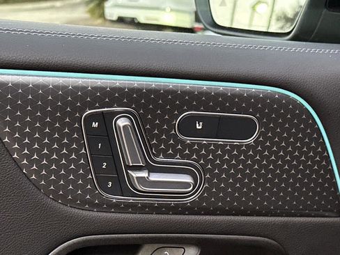 Certified 2025 Mercedes-Benz GLB 250 image 18