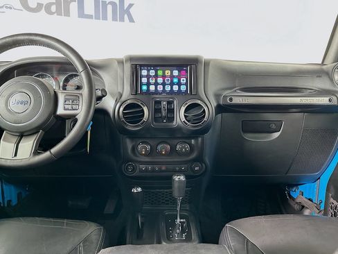 Used 2018 Jeep Wrangler Unlimited Sahara AWD/4WD image 25