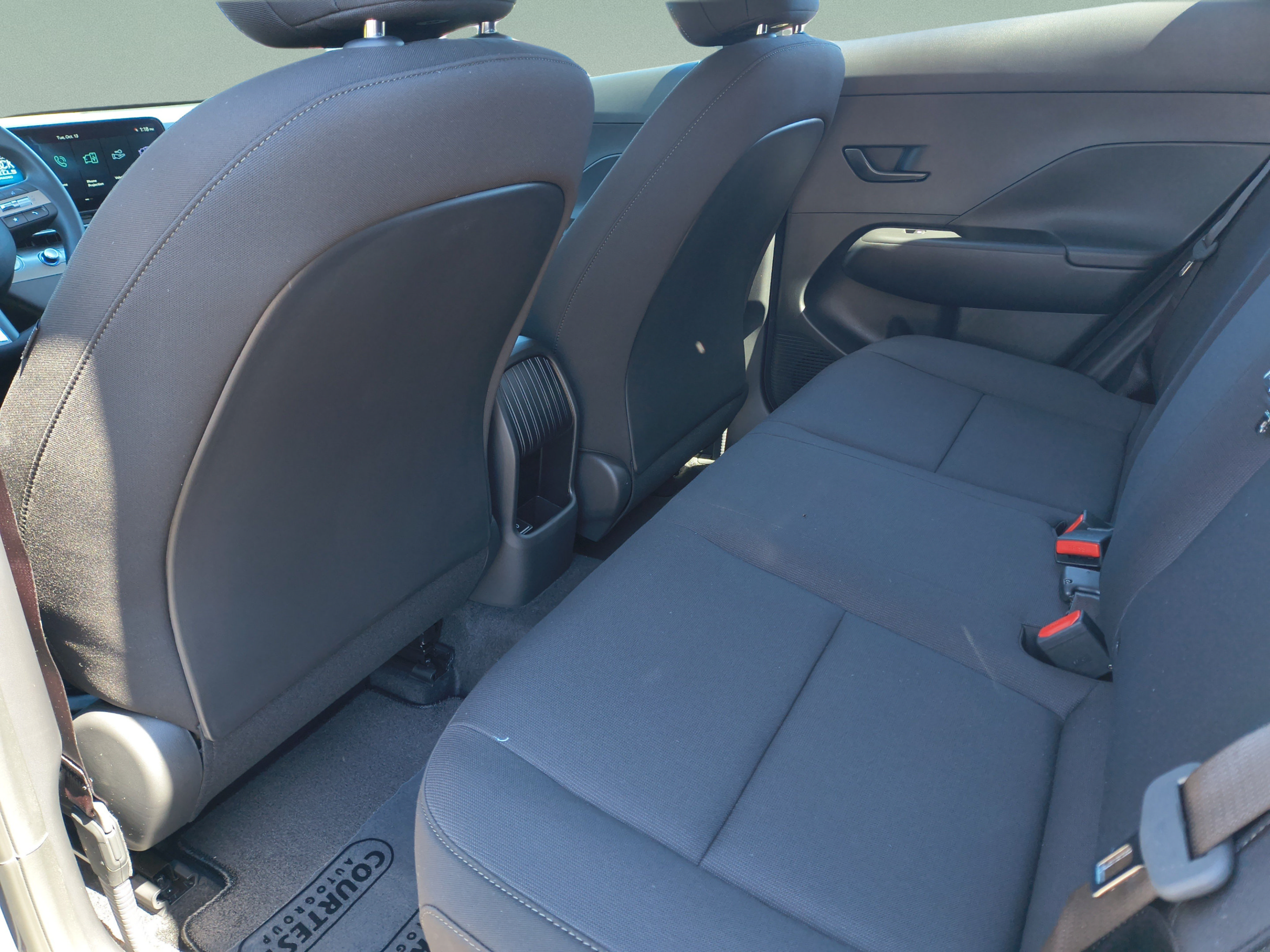 New 2027 Hyundai Kona SE FWD image 15