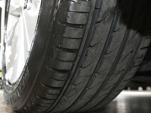 Used 2021 Toyota Camry LE image 70