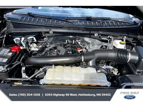 Certified 2025 Ford Expedition Platinum w/ Driver's Package AWD/4WD image 8