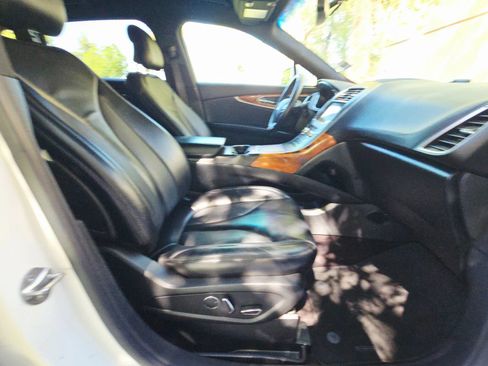 Used 2016 Lincoln MKX Select w/ Select Plus Package FWD image 30