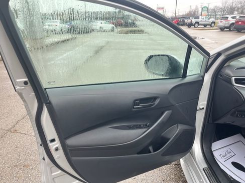 Used 2025 Toyota Corolla LE image 11