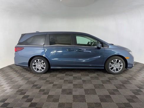 Certified 2026 Honda Odyssey Touring image 5