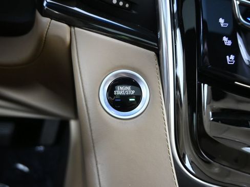 Used 2018 Cadillac Escalade Platinum AWD/4WD image 34