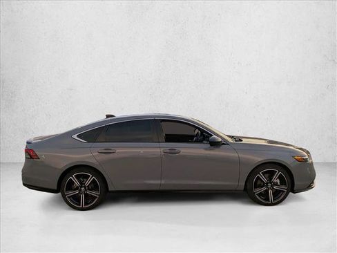 Used 2023 Honda Accord Sport image 4