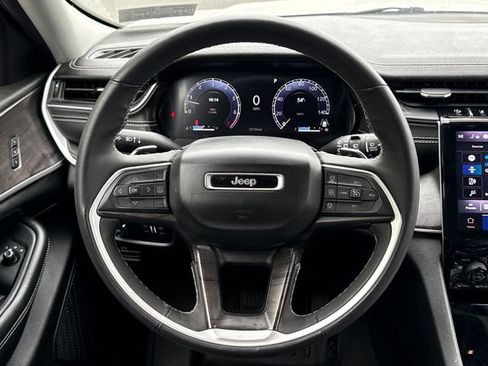 Used 2023 Jeep Grand Cherokee Limited w/ Black Appearance Package AWD/4WD image 20