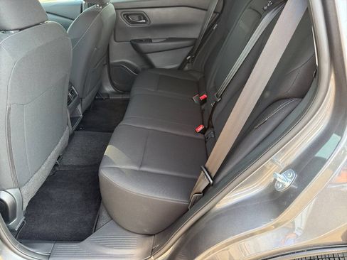 Used 2025 Nissan Rogue S FWD image 11