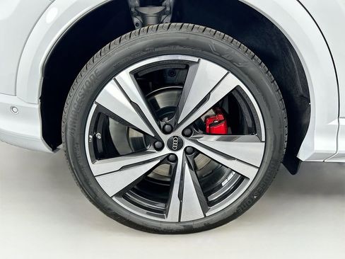New 2025 Audi SQ5 Premium Plus image 32