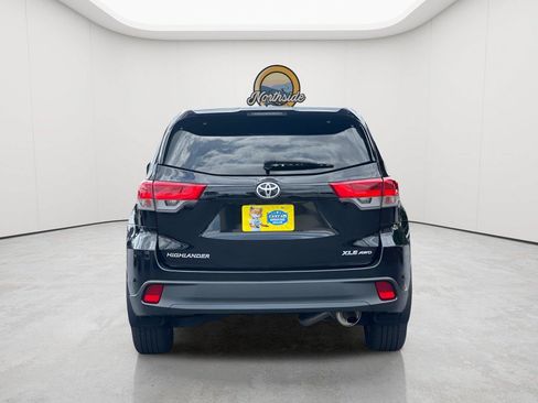 Used 2019 Toyota Highlander XLE AWD/4WD image 26