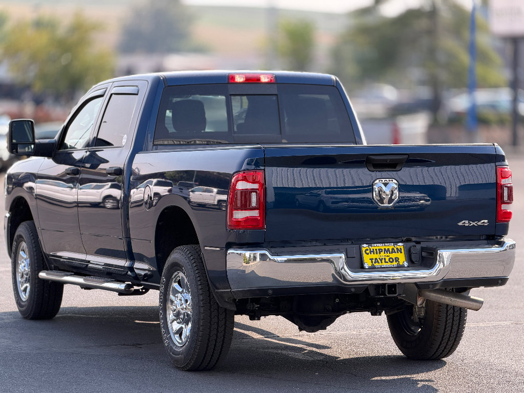 Used 2024 RAM 2500 Tradesman w/ Chrome Appearance Group AWD/4WD image 17