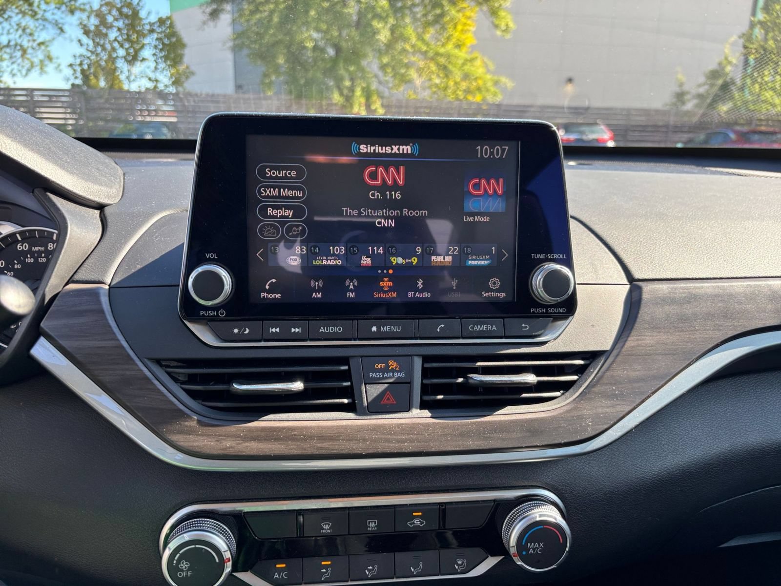 Used 2025 Nissan Altima 2.5 SV FWD image 19