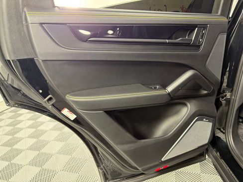 Used 2024 Porsche Cayenne Turbo GT image 27