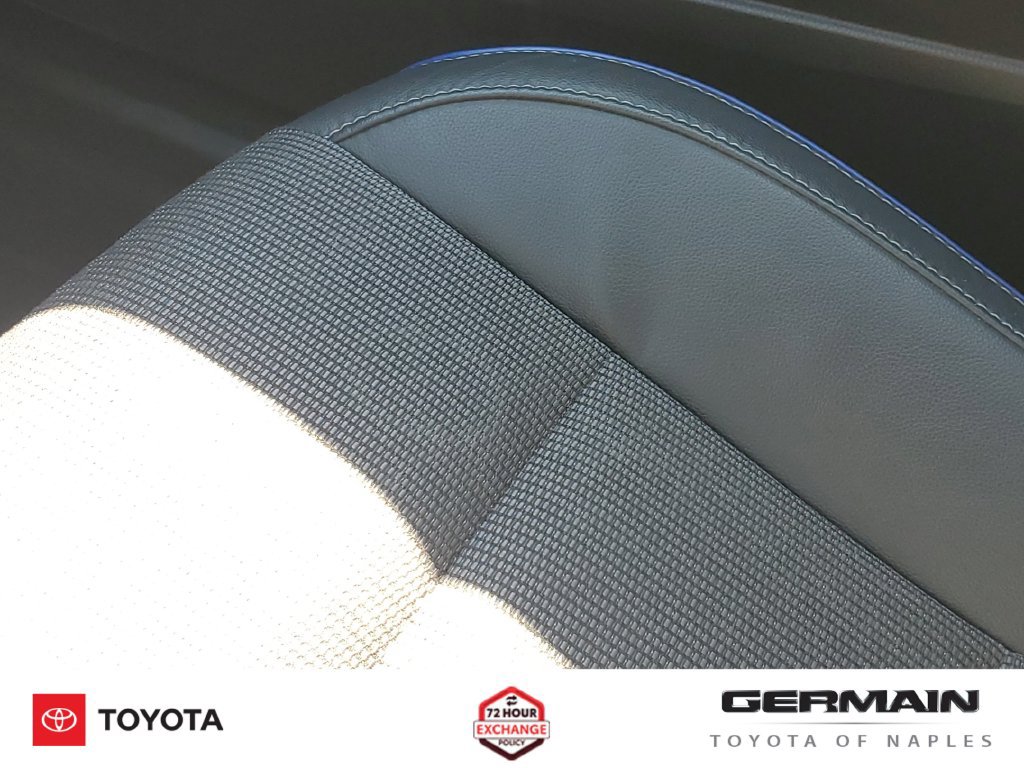 Used 2017 Toyota Corolla SE w/ SE Premium Package FWD image 29