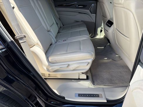 Certified 2022 Cadillac Escalade Sport Platinum w/ Heavy-Duty Trailer Package AWD/4WD image 30