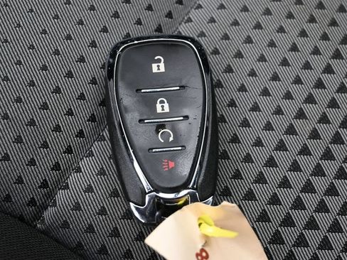 Used 2025 Chevrolet Trax LT FWD image 20
