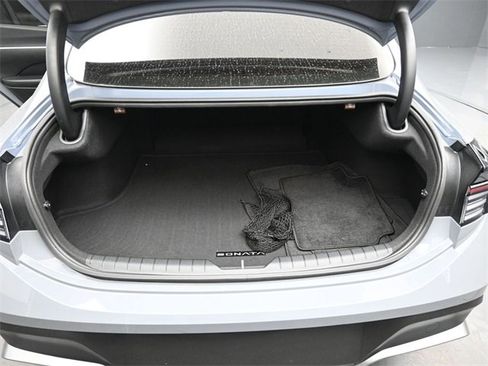 Used 2025 Hyundai Sonata SE image 19