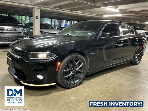 Used 2022 Dodge Charger R/T w/ Blacktop Package RWD image 2