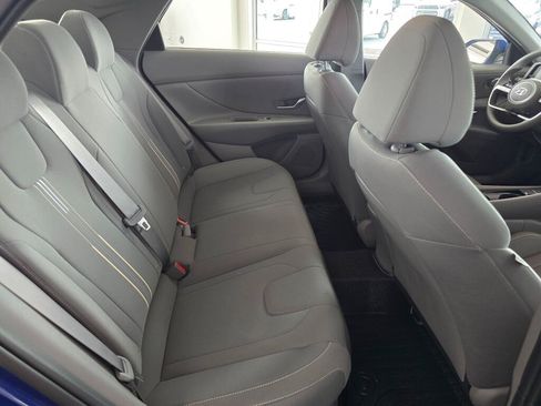 Used 2023 Hyundai Elantra Blue FWD image 38