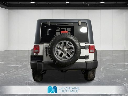 Used 2017 Jeep Wrangler Unlimited Rubicon w/ Connectivity Group image 4