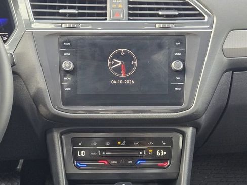 Certified 2023 Volkswagen Tiguan SE w/ Panoramic Sunroof Package FWD image 17