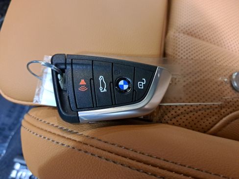 New 2026 BMW 330i Sedan w/ Premium Package image 37