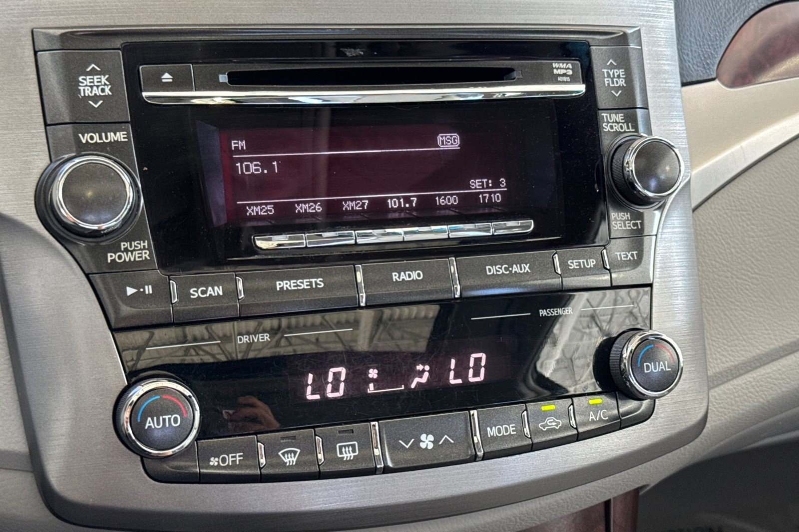 Used 2012 Toyota Avalon FWD image 23