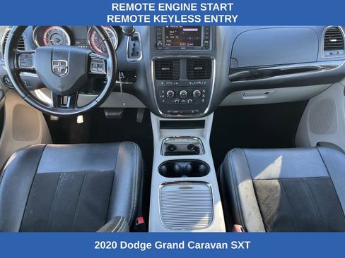 Used 2020 Dodge Grand Caravan SXT image 2