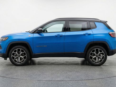 Used 2025 Jeep Compass Limited AWD/4WD image 5