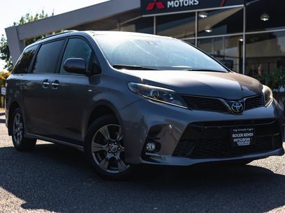 Used 2020 Toyota Sienna SE Premium