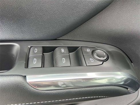 Certified 2025 Chevrolet Traverse LT w/ Sun and Wheel Package image 19